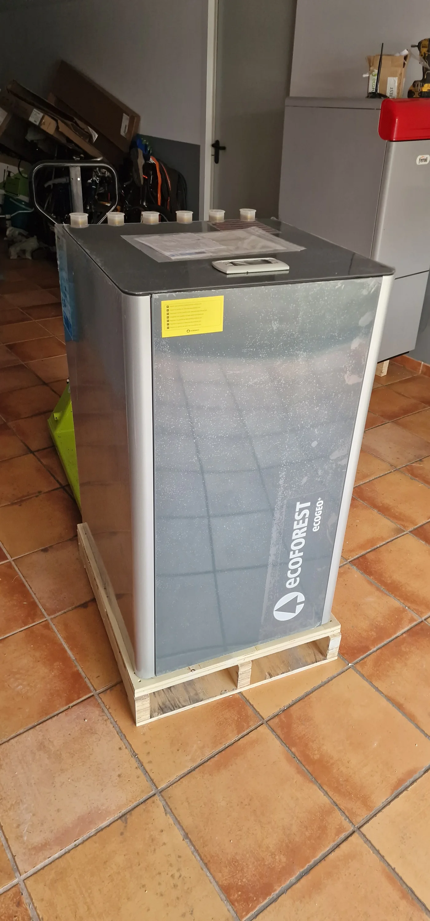 Bomba de calor geotérmica Ecoforest ecoGEO+ antes de su instalación